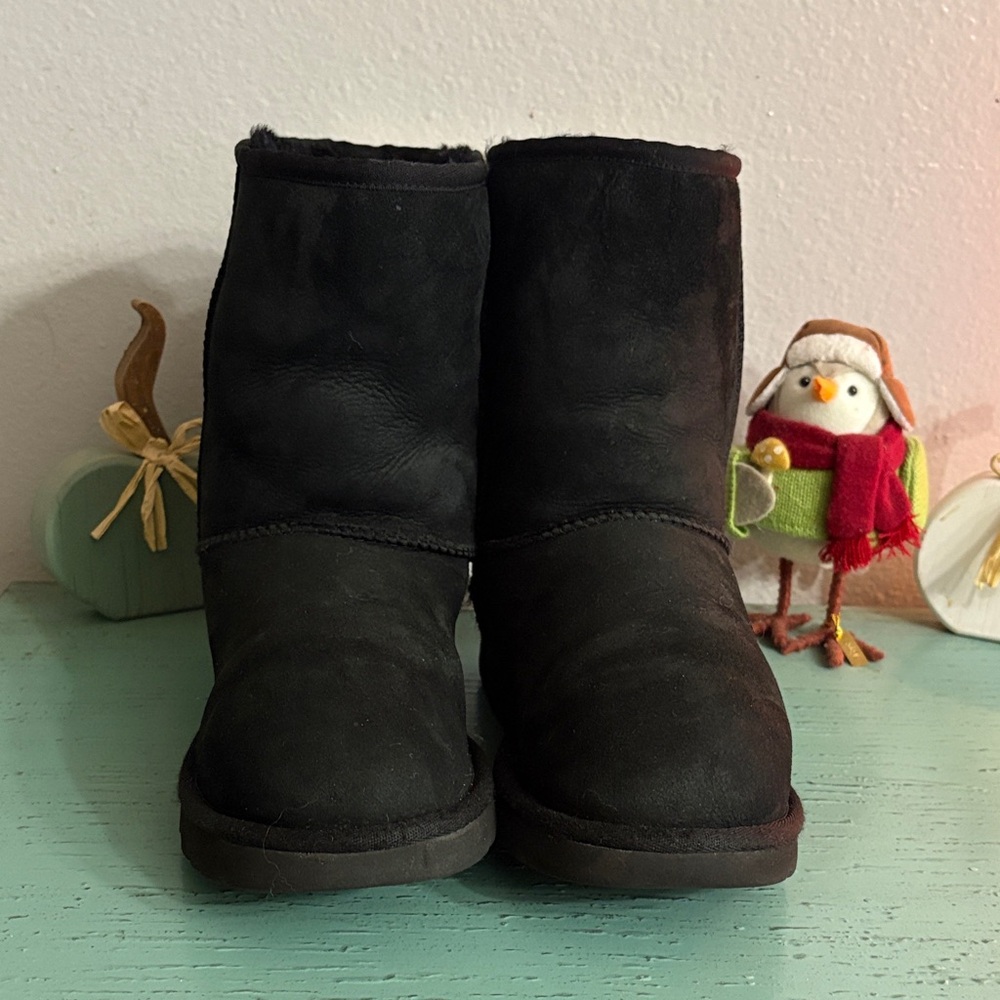 Black Suede Ugg Ankle Boots SZ 9 box 133